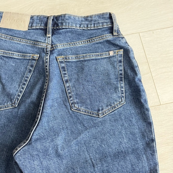 Everlane Curvy Cheeky Jeans - Butt Lifting Flattering for the Curvy Ladies - Picture 6 of 11